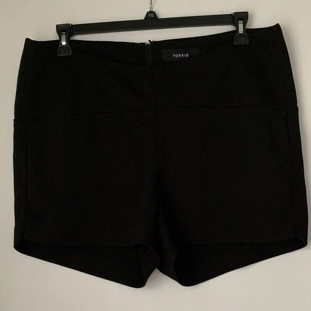 torrid Black Textured High-Waist Shorts Size 18